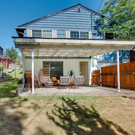 Updated Tacoma Home With Fire Pit! Exterior photo